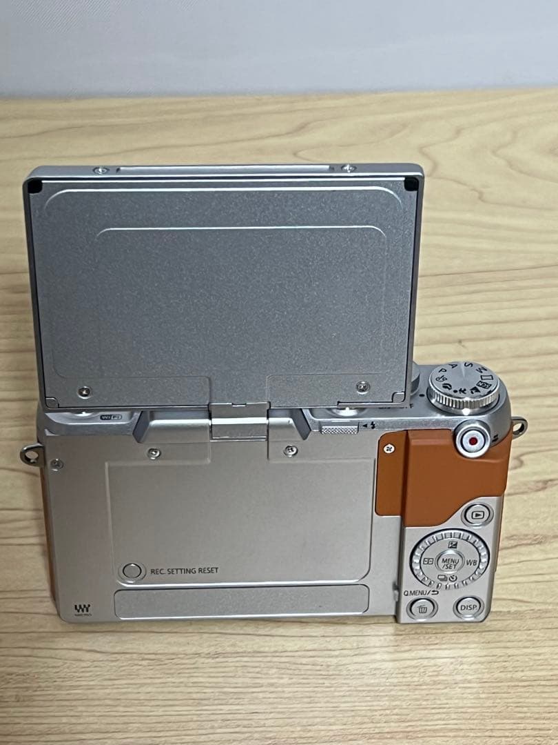 Panasonic DMC-GF7W ミラーレス一眼 カメラ