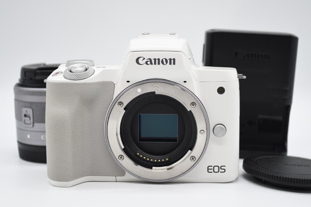 美品　Canon EOS Kiss M2 最新機種♪4K＆自撮り＆wifi搭載♪