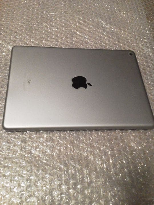 iPad 第6世代 MR7J2J/A 9.7インチ　ストレージ128GB