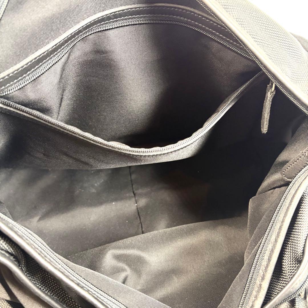 ●オリンピック限定品　美品　OLD COACH メッセンジャーバッグ　A4収納可