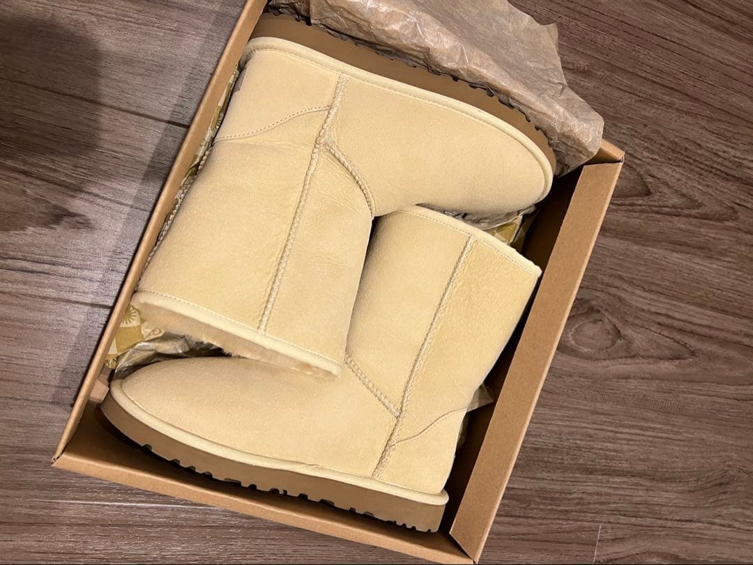 UGG ウィメンズ クラシック ショート ブーツ 5825 W/SUGR