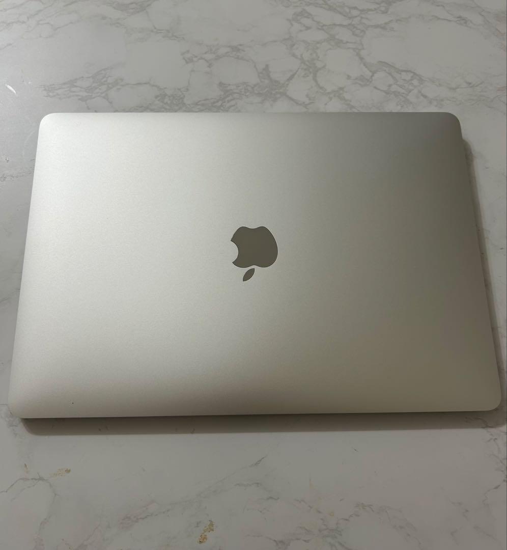 MacBook本体 MacBook Air M1 / 16GB / 512GB