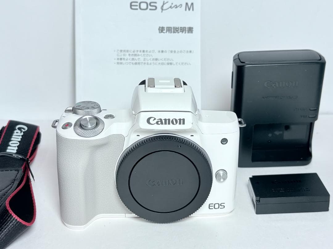 極上品 キヤノン EOS Kiss M ボディ ホワイト