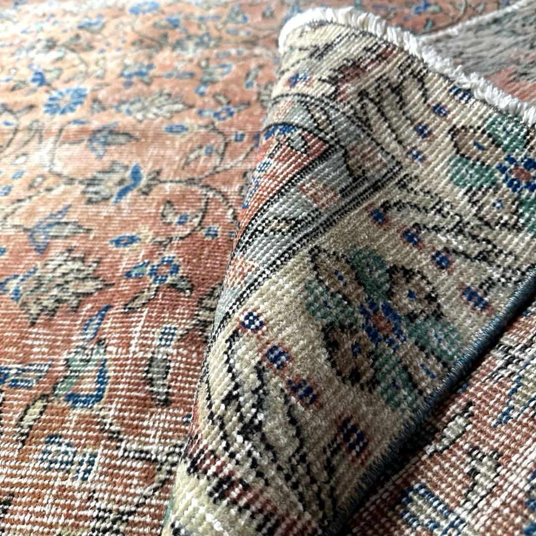 大判133×241ピンクベージュ　青い花　ボタニカル　トルコヴィンテージラグ