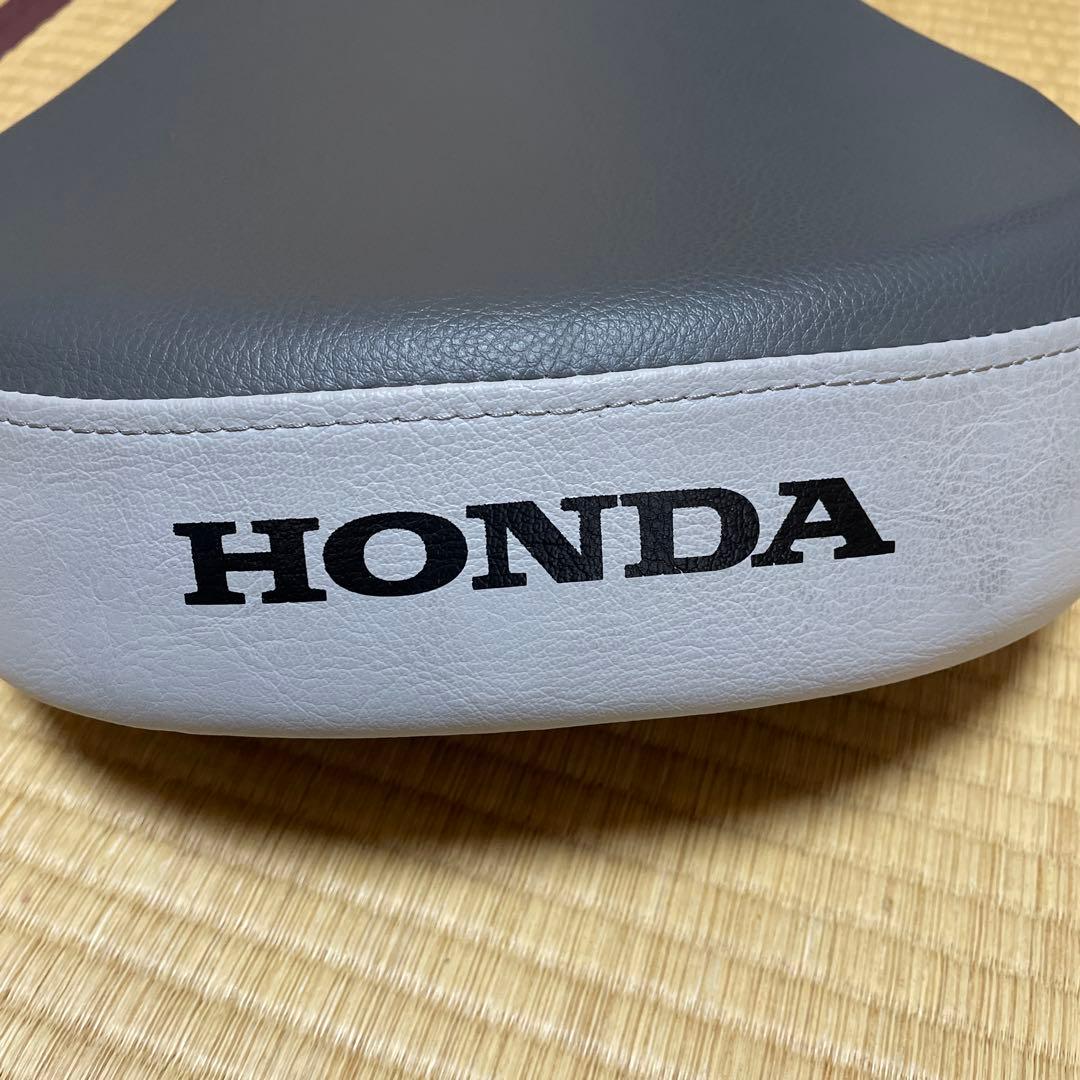 HONDA 　カブ　C125 純正シート グレー/ホワイト　新品未使用品