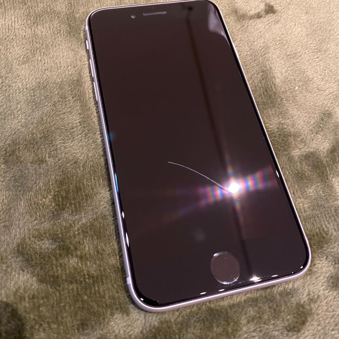 カ*ト様 【128GB】iPhone SE 第2世代 ホワイト SIMフリー【ジ