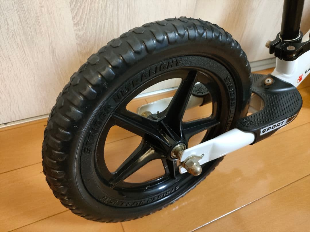 ストライダー 12インチ 白 スポーツモデル ホワイト STRIDER