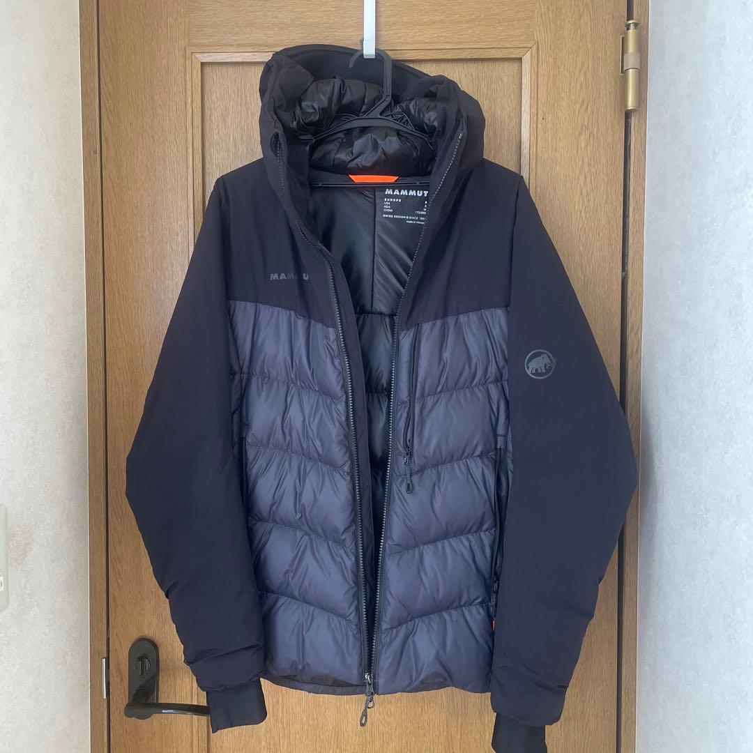 お値下げしました MAMMUT フード付きダウンジャケット 黒/グレー
