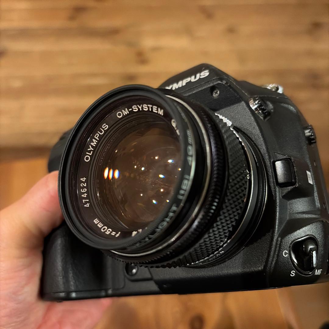 ブ*ン様 OLYMPUS E-1 OMマニュアル標準レンズf1.4とマウントアダ