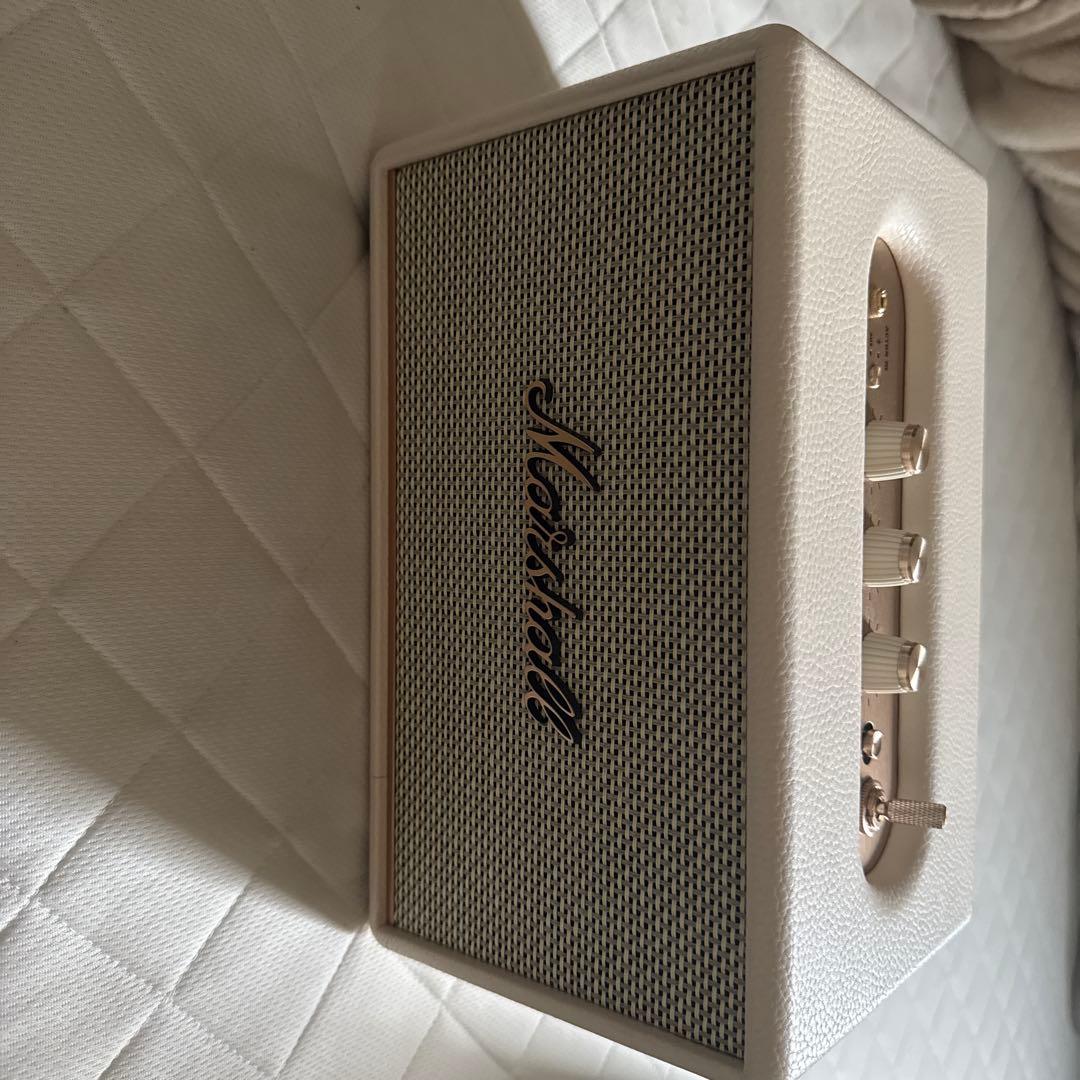 Marshall Acton III クリーム