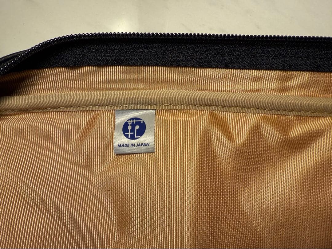 吉田カバン牛革ガーメントバック