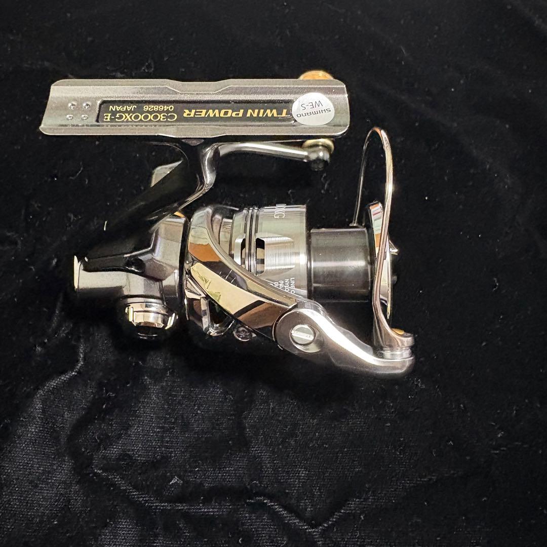 シマノ　24ツインパワー　C3000XG 美品　花梨ノブ付き
