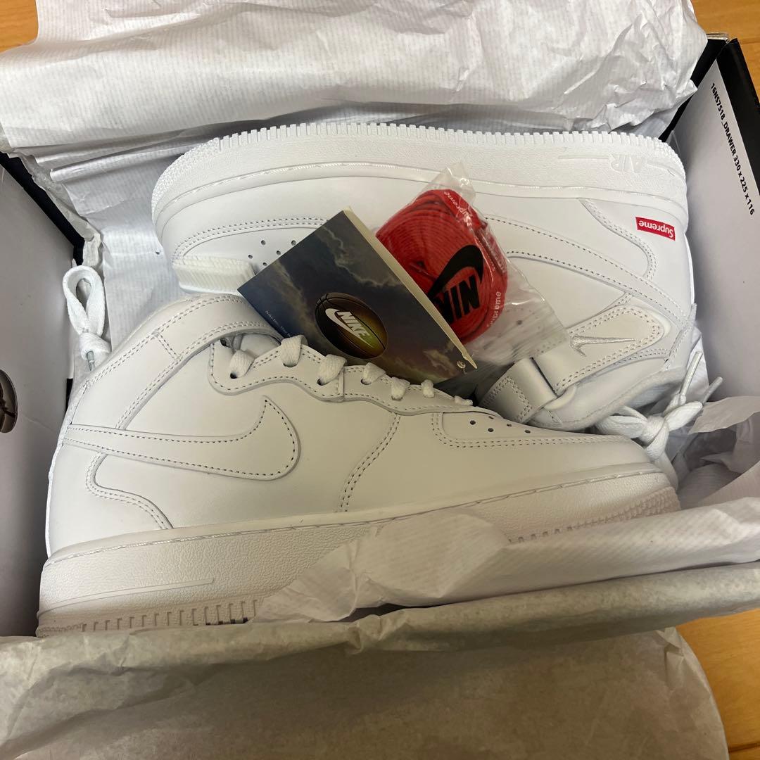 Nike Air Force 1 Supreme mid ホワイト