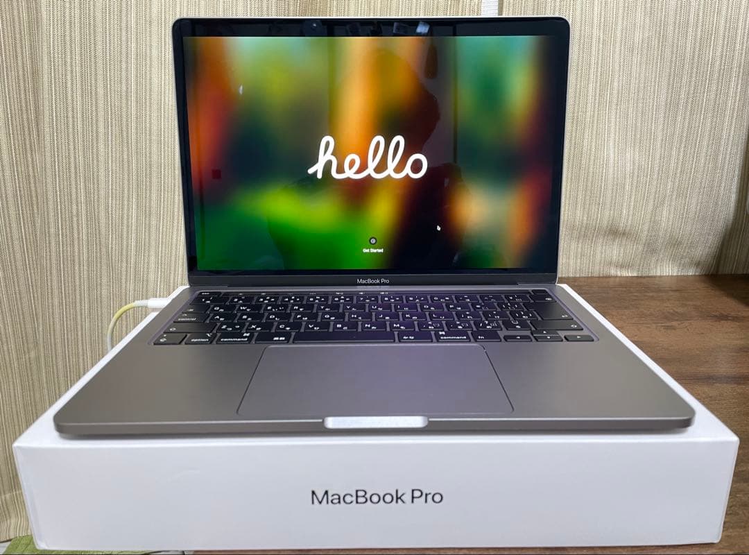 美品 MacBook Pro 2020 13インチ TouchBar 付き