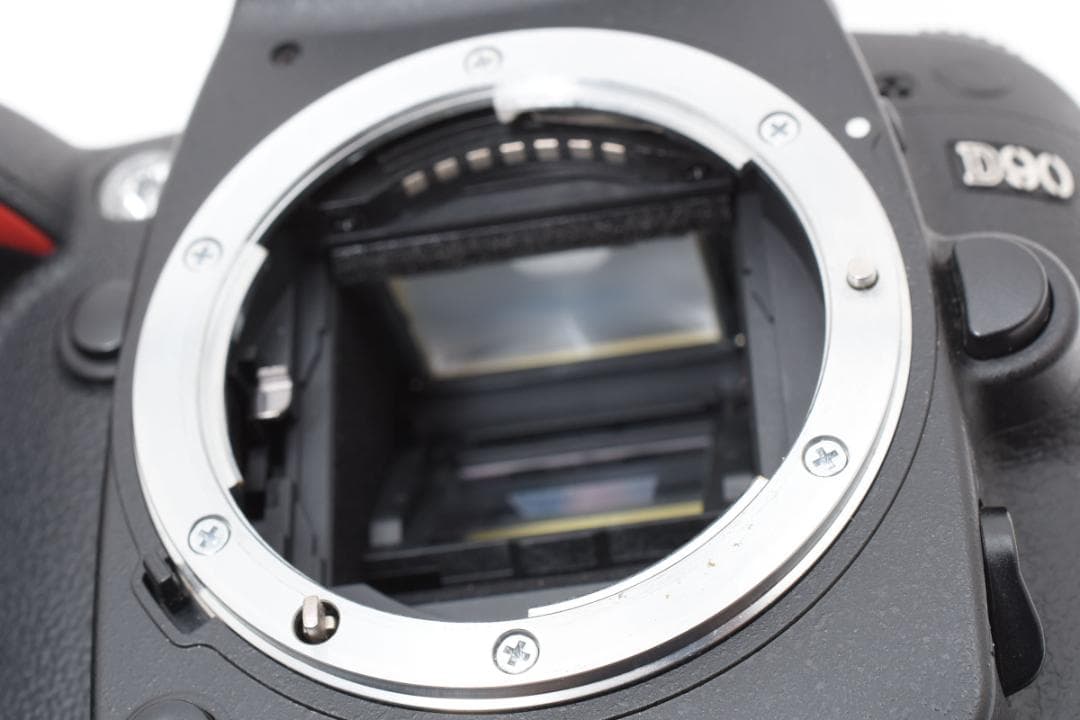 超美品 ニコン D90 ショット枚数 11636枚 箱付き 説明書付　M654
