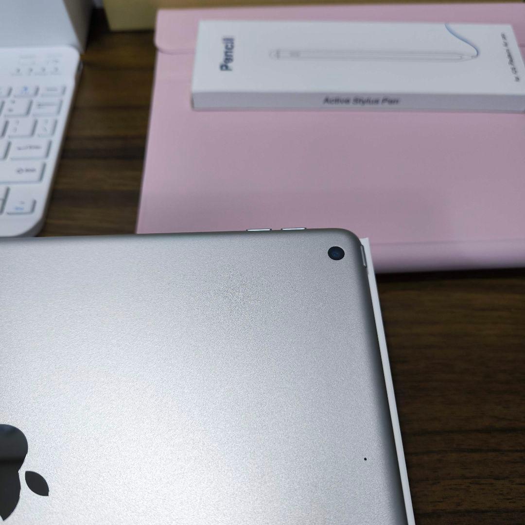 iPad 第9世代 64GB、タッチペン、キーボードとケースセット