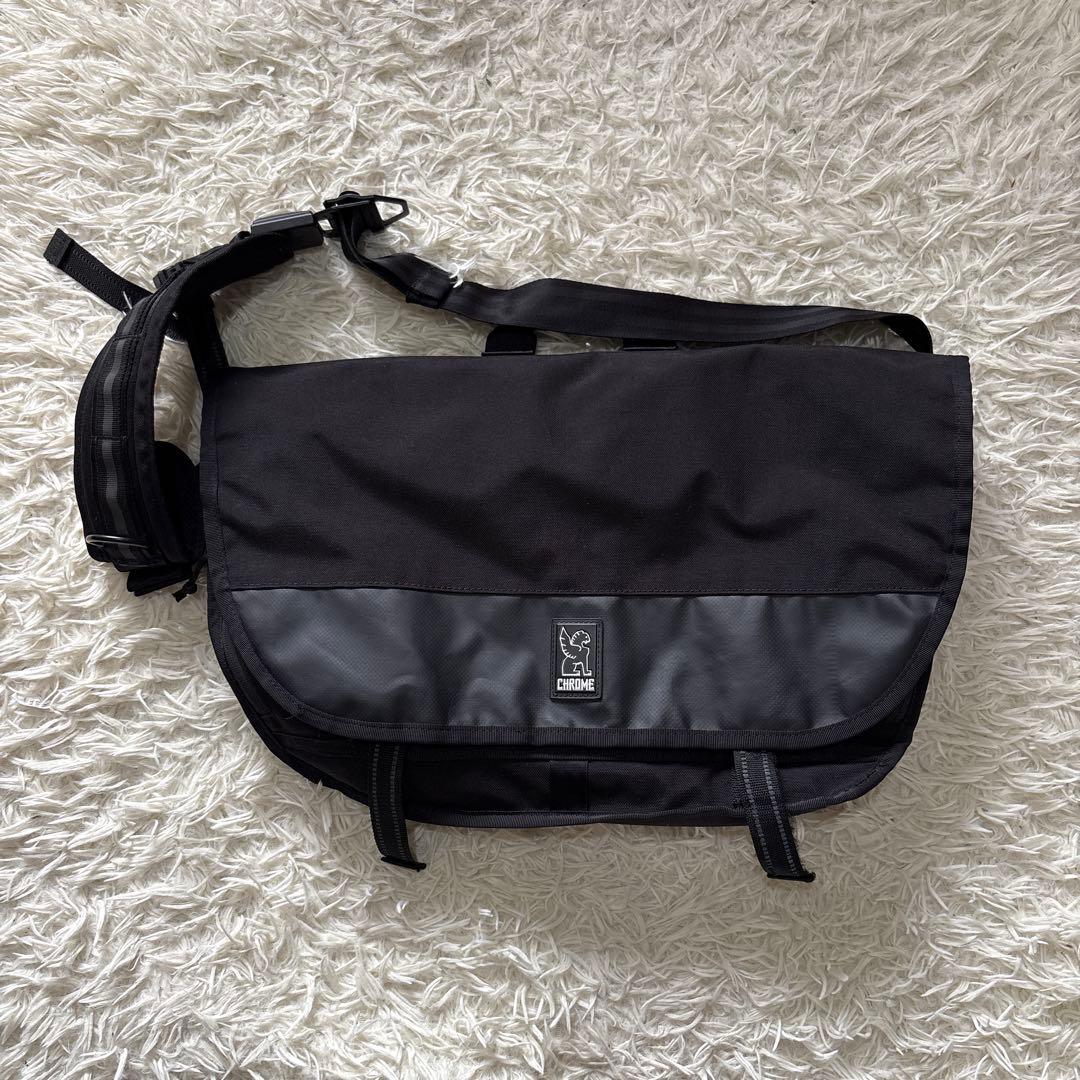 美品！CHROME BURAN III メッセンジャーバッグ 24L P防水