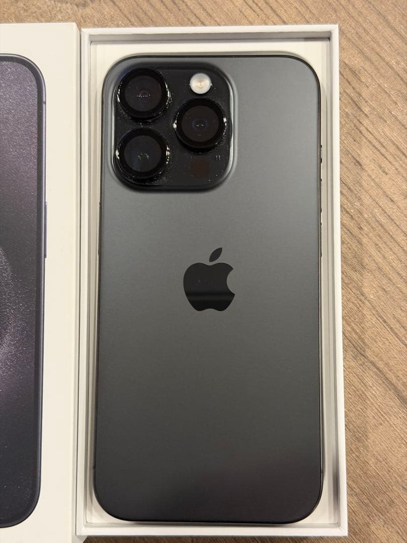 【美品】iPhone 15 Pro 256GB 箱・充電ケーブル付き