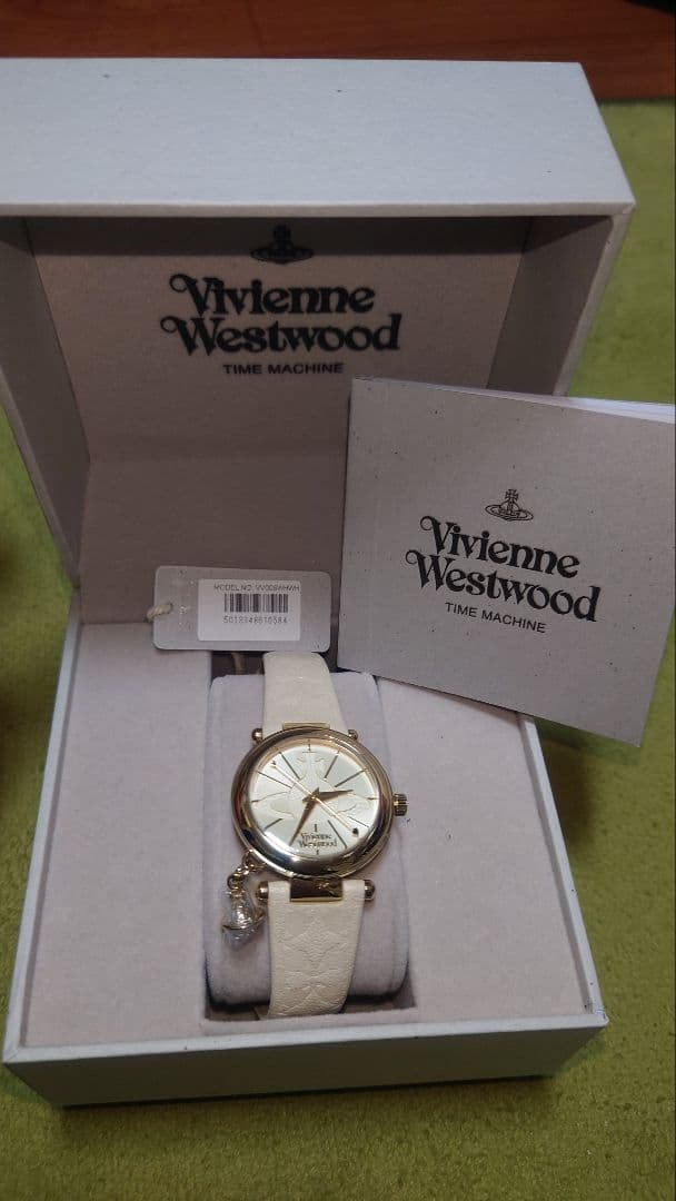 Vivienne Westwood VV006WHWH 腕時計