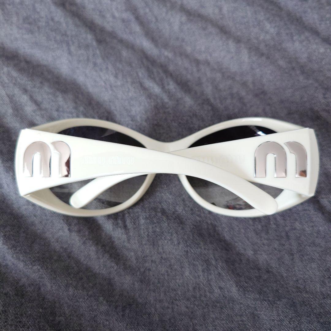 レア　miumiuオーバーサイズ　サングラス　白