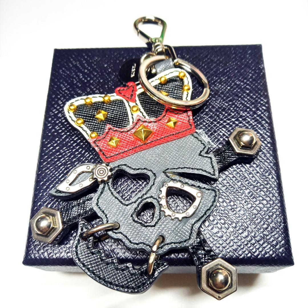 七緒様プラダ スカル ガイコツ ドクロ 王冠 キーリング キーホルダー レザー