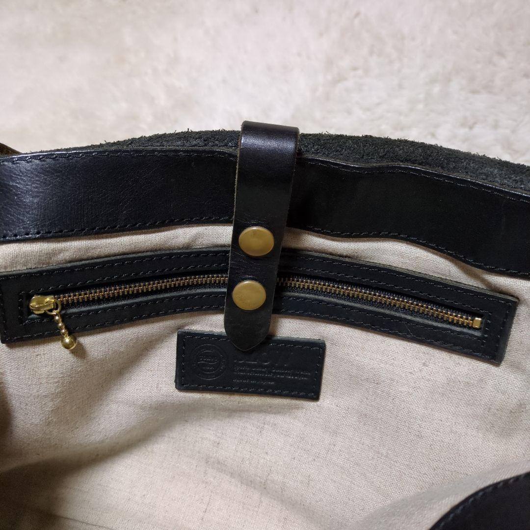 美品！SLOW　レザーショルダーバッグ　メッセンジャーバッグ　ブラック