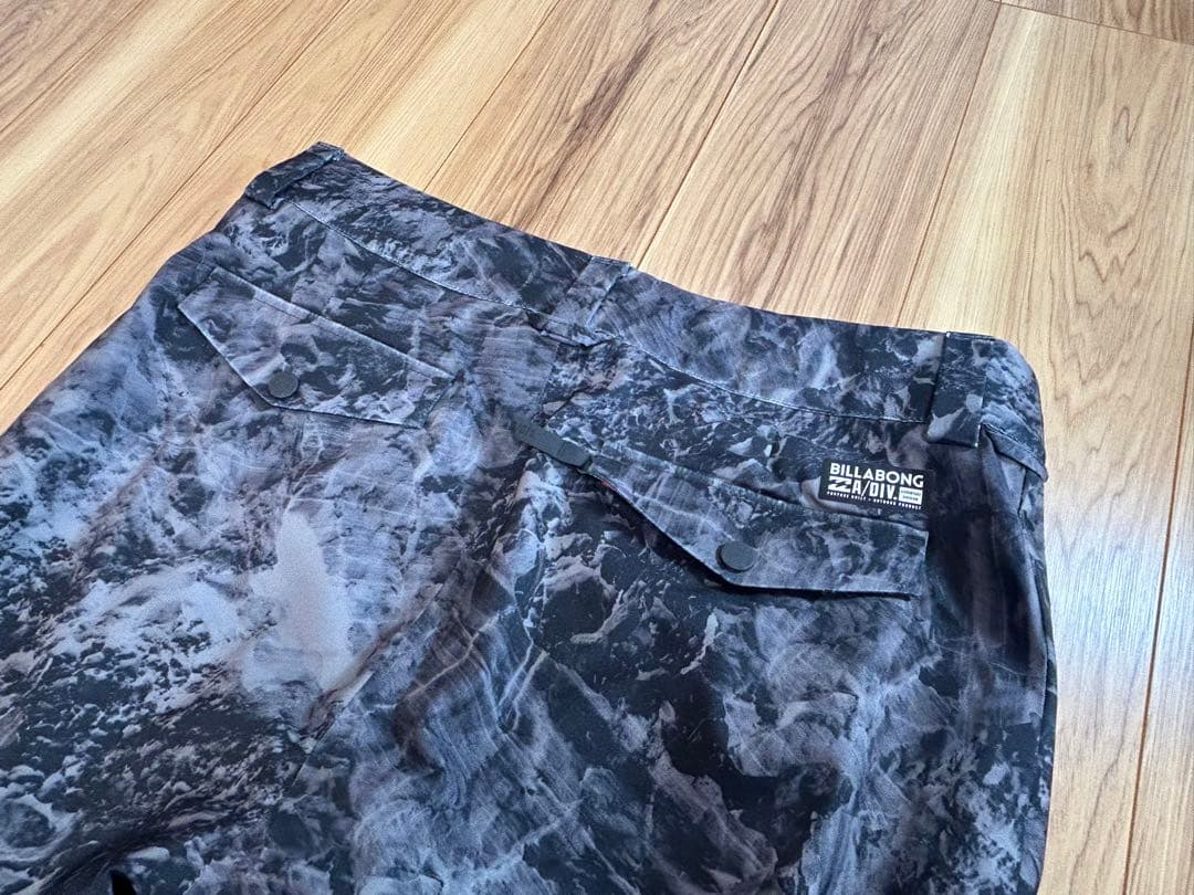 ※【ほぼ未使用品】ビラボン/ BILLABONG スノーウエアー / 上下セット