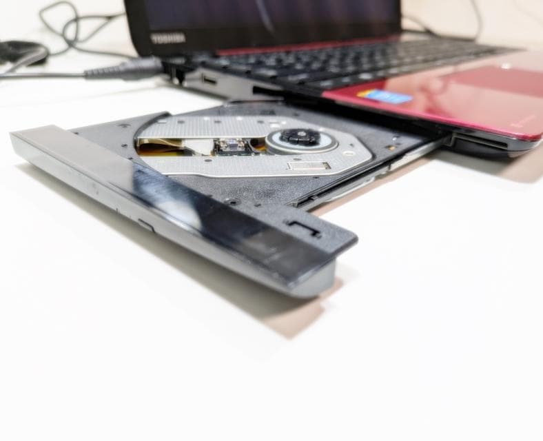 【美品】HDD750GB✨無線✨カメラ・オフィス✨初心者✨️赤ノートパソコン