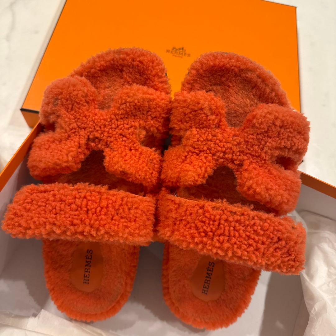 HERMES オレンジ ファーサンダル