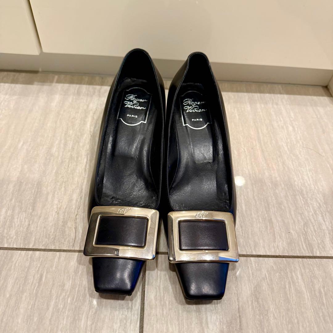 Roger Vivier ベルヴィヴィエ　ブラックパンプス