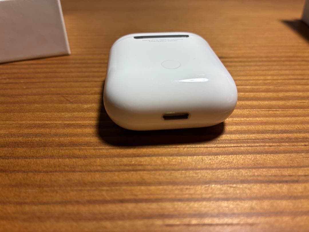 Apple AirPods 第2世代 lightning 充電ケース