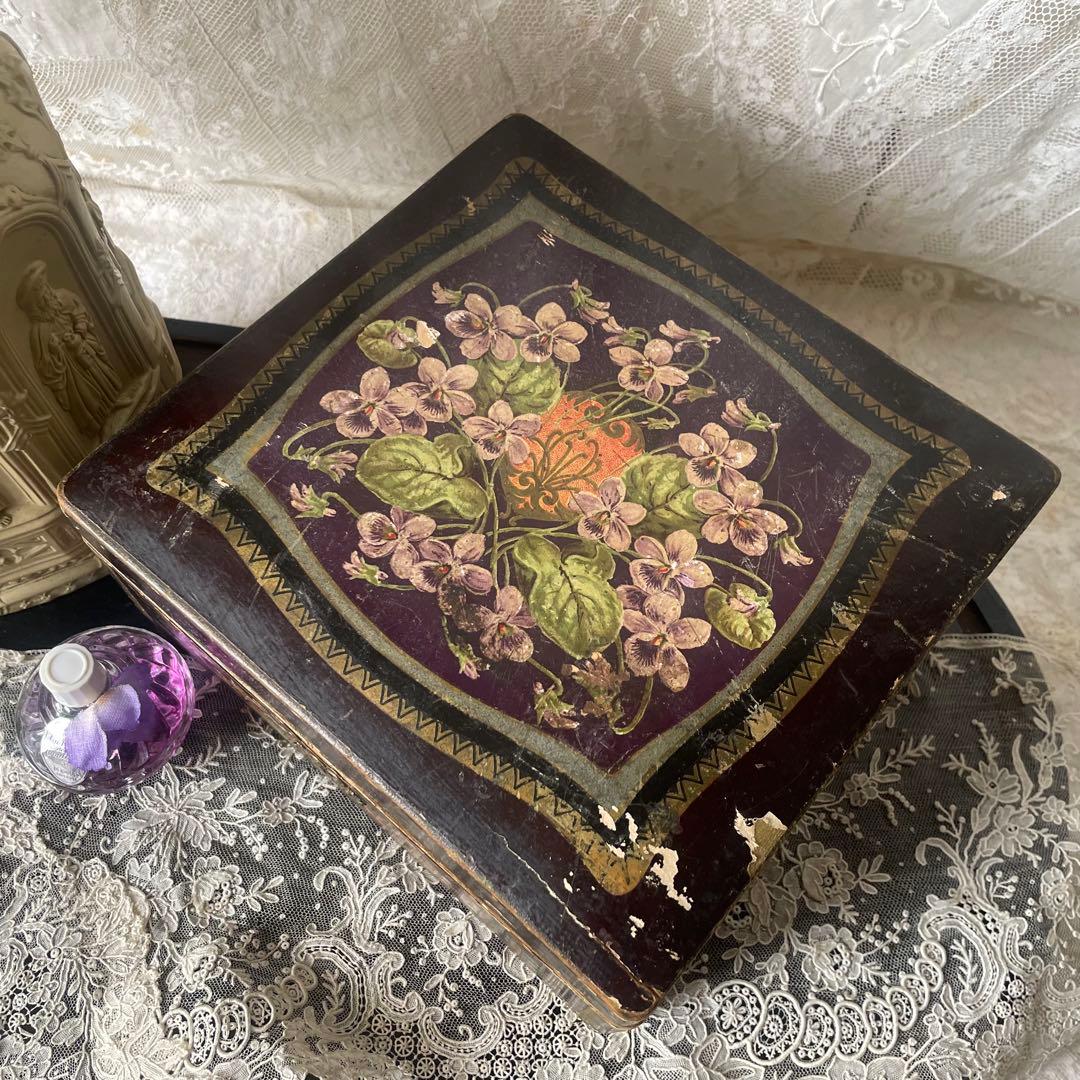 すみれの木製ボックス　スミレ　菫　箱　フランスアンティーク　フランスアンティーク