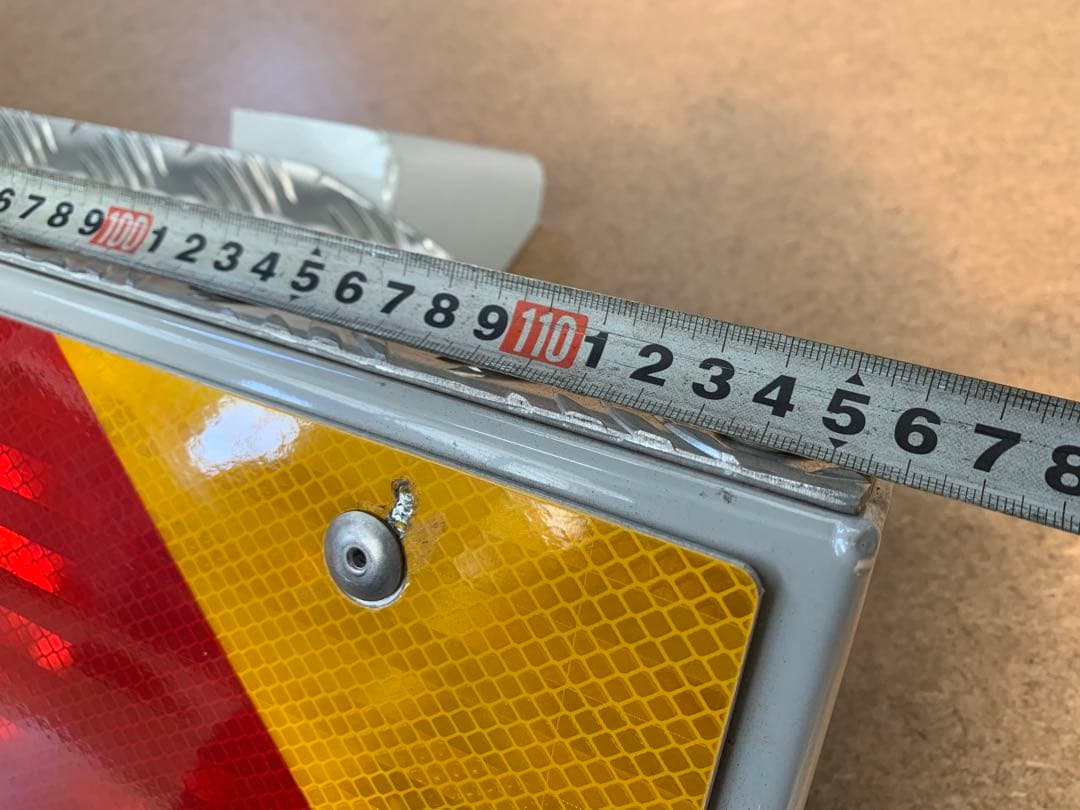 トラック　リアバンパー　アルミステップ　反射板付