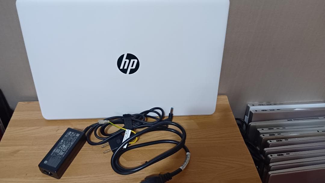 hp 15-bs010TU 7世代i5 マーブル調パームレスト④