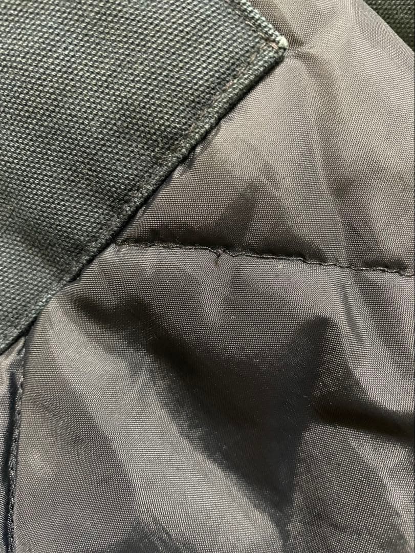 カーハート　トラディショナルジャケット　ブラック短丈　企業ロゴ　フェード　深緑