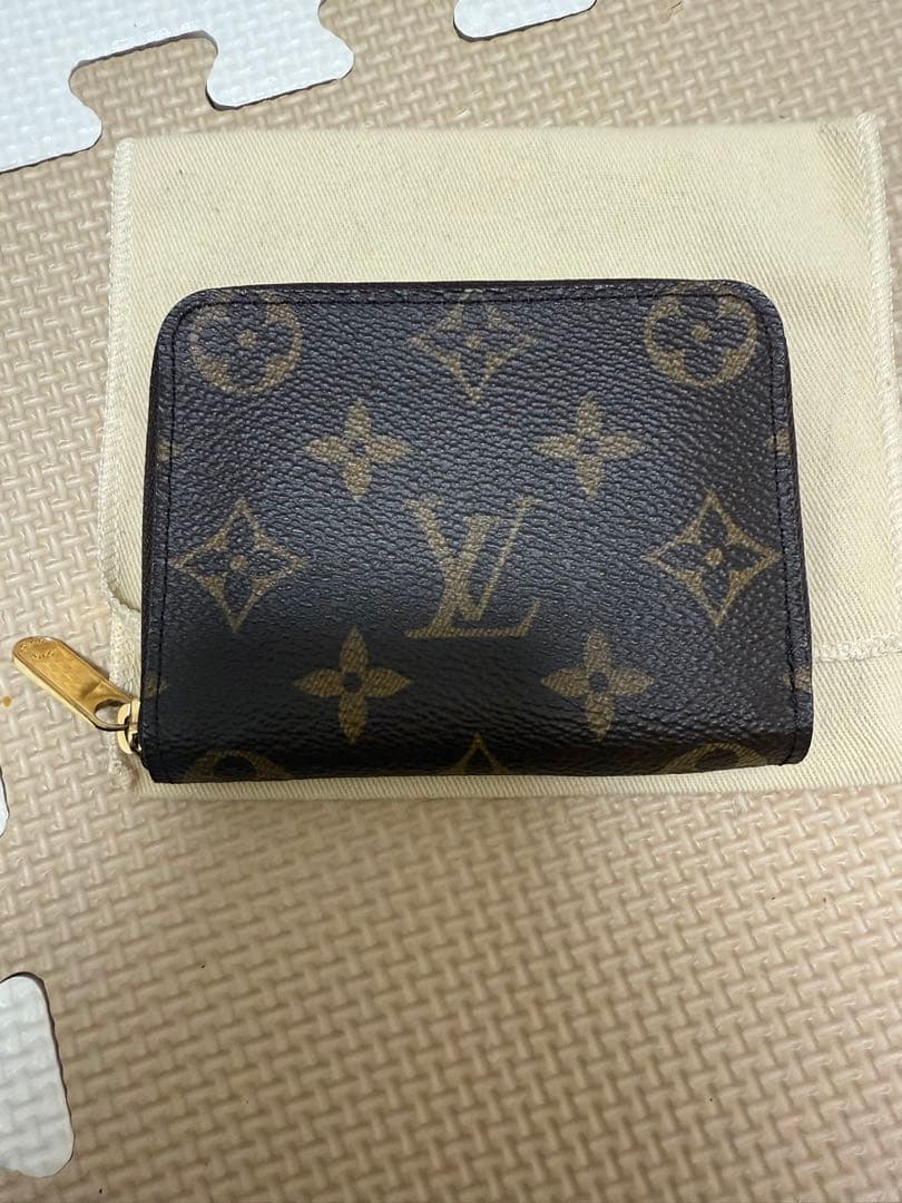 ジッピー・パース LOUIS VUITTON