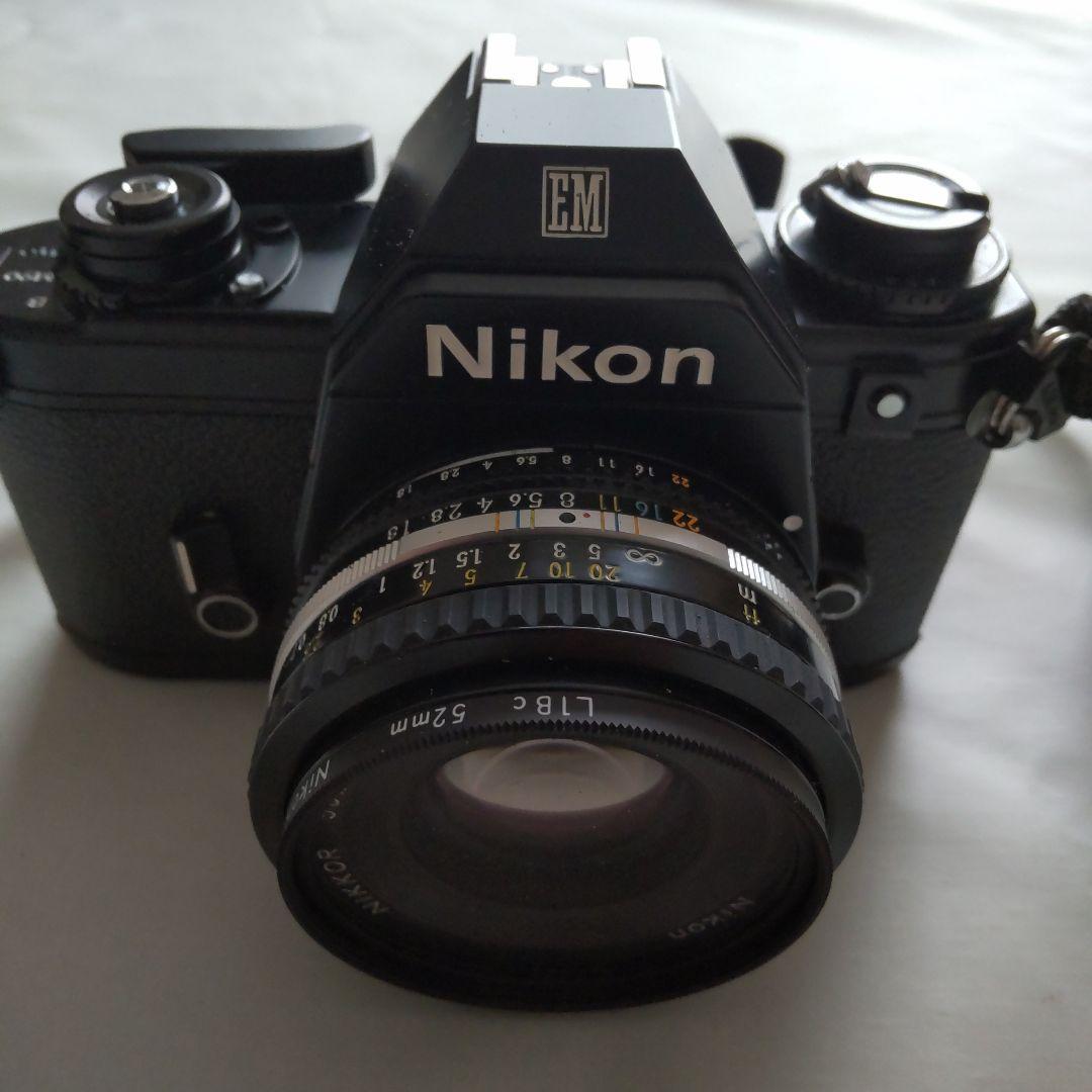Nikon EM フィルムカメラ 50mmレンズ付き