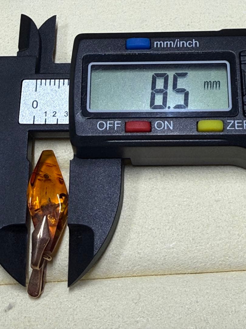 琥珀　アンバー　なは琥珀　583 k14