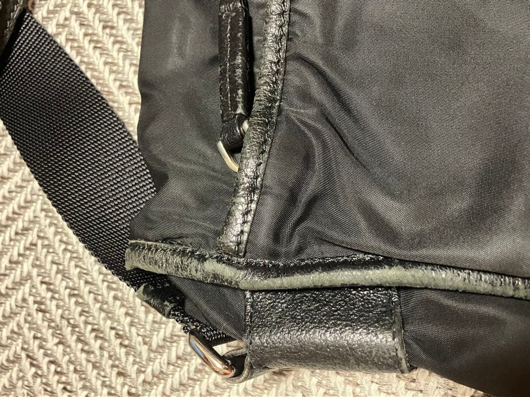 PRADA プラダ ショルダーバッグ メッセンジャーバッグ 三角ロゴ