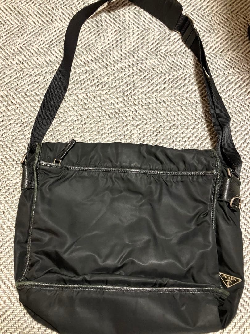 PRADA プラダ ショルダーバッグ メッセンジャーバッグ 三角ロゴ