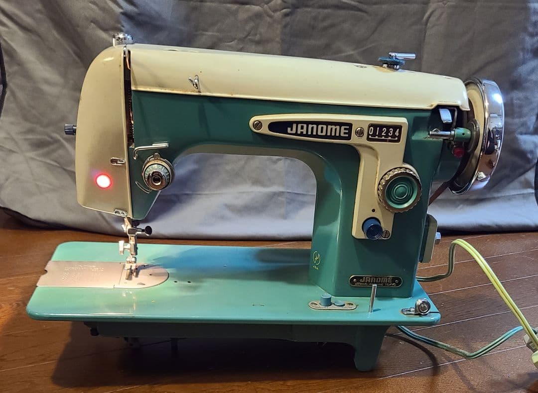 ジャノメミシン　足踏み　昭和レトロ