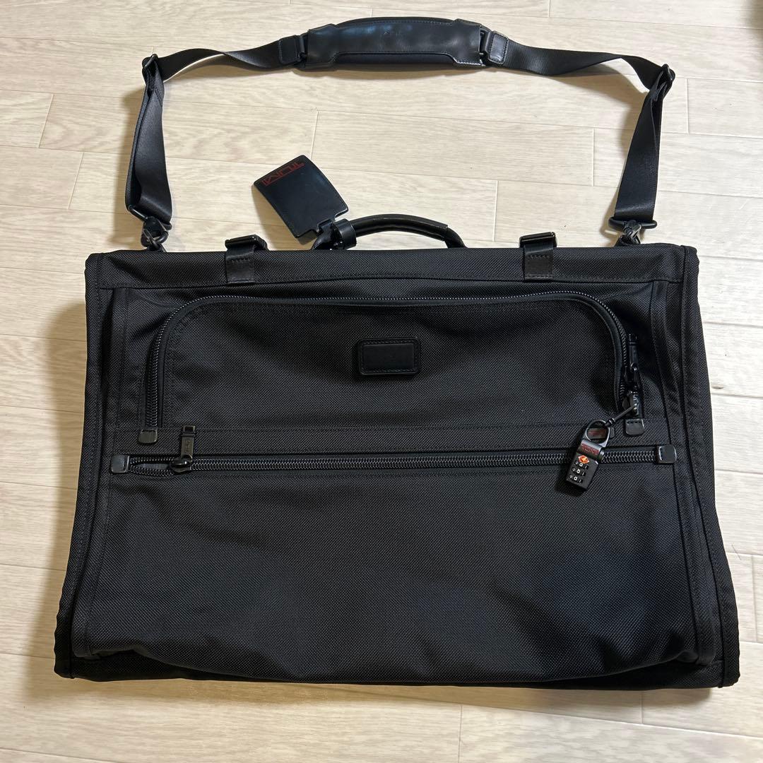 TUMI ブラック ガーメントバッグ