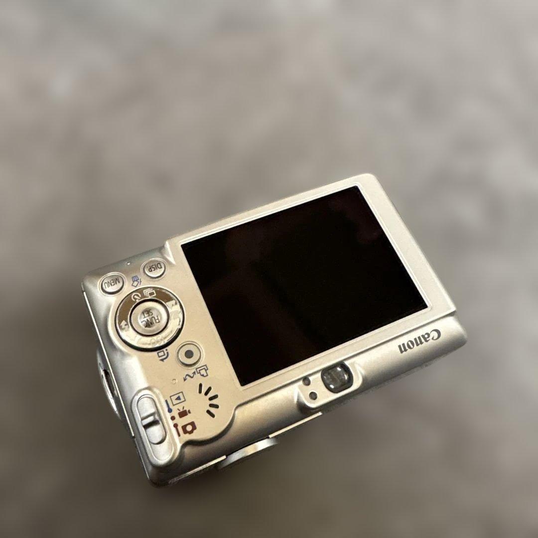 付属品あり　Canon　デジカメ　IXY70