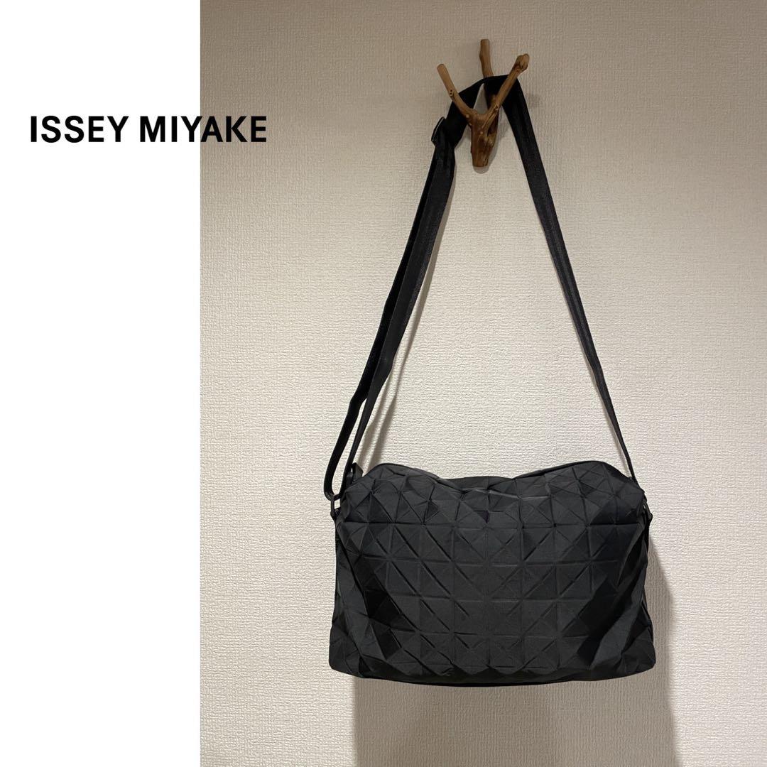 PLEATS PLEASE ISSEY MIYAKE サドル バッグ