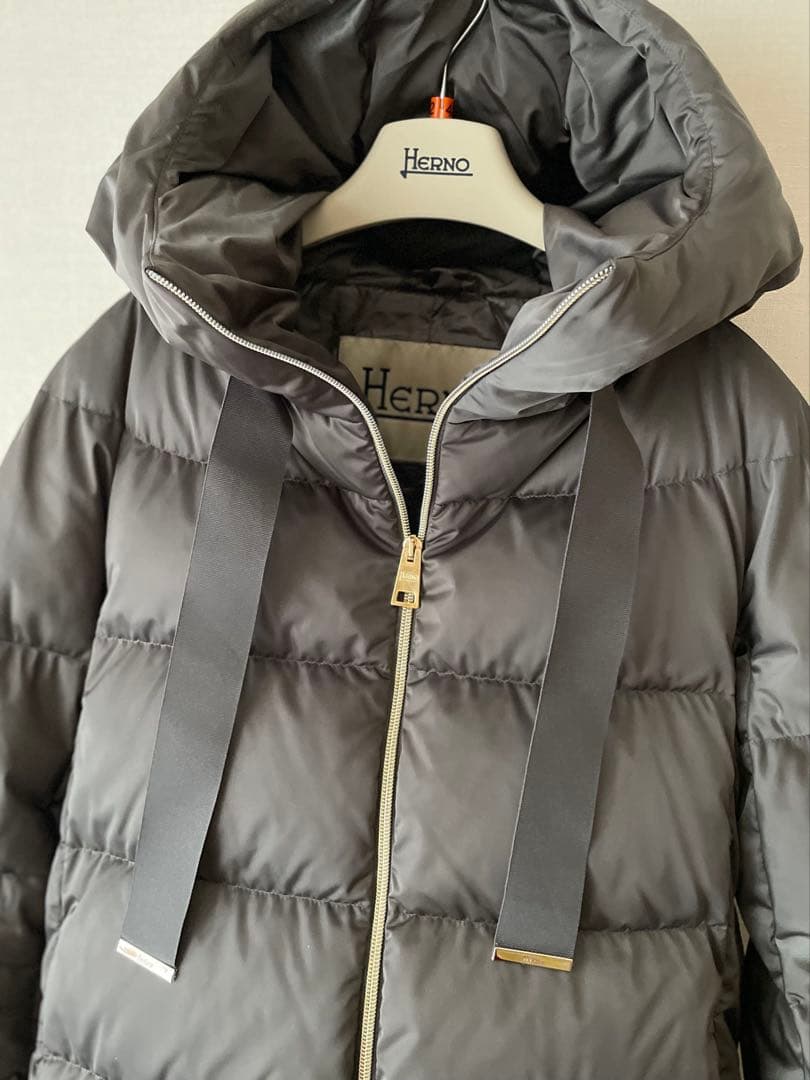 【ゆかです】HERNO/ヘルノ　ダウンジャケット42【美品】軽暖