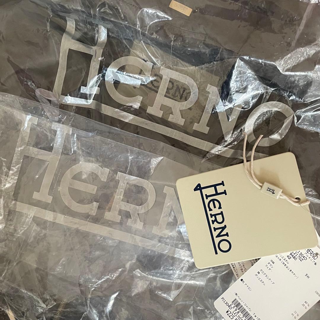 【ゆかです】HERNO/ヘルノ　ダウンジャケット42【美品】軽暖