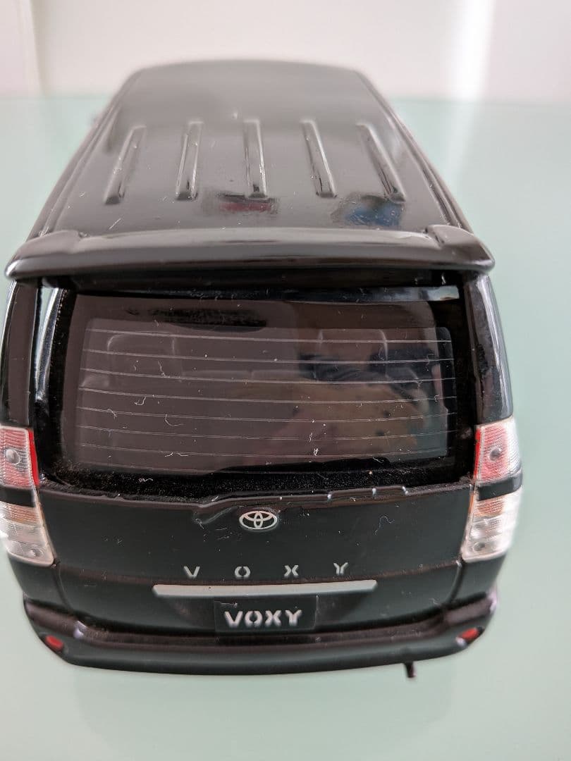 ア*ァ様 トヨタ　初代ヴォクシー　カラーサンプル　1/24