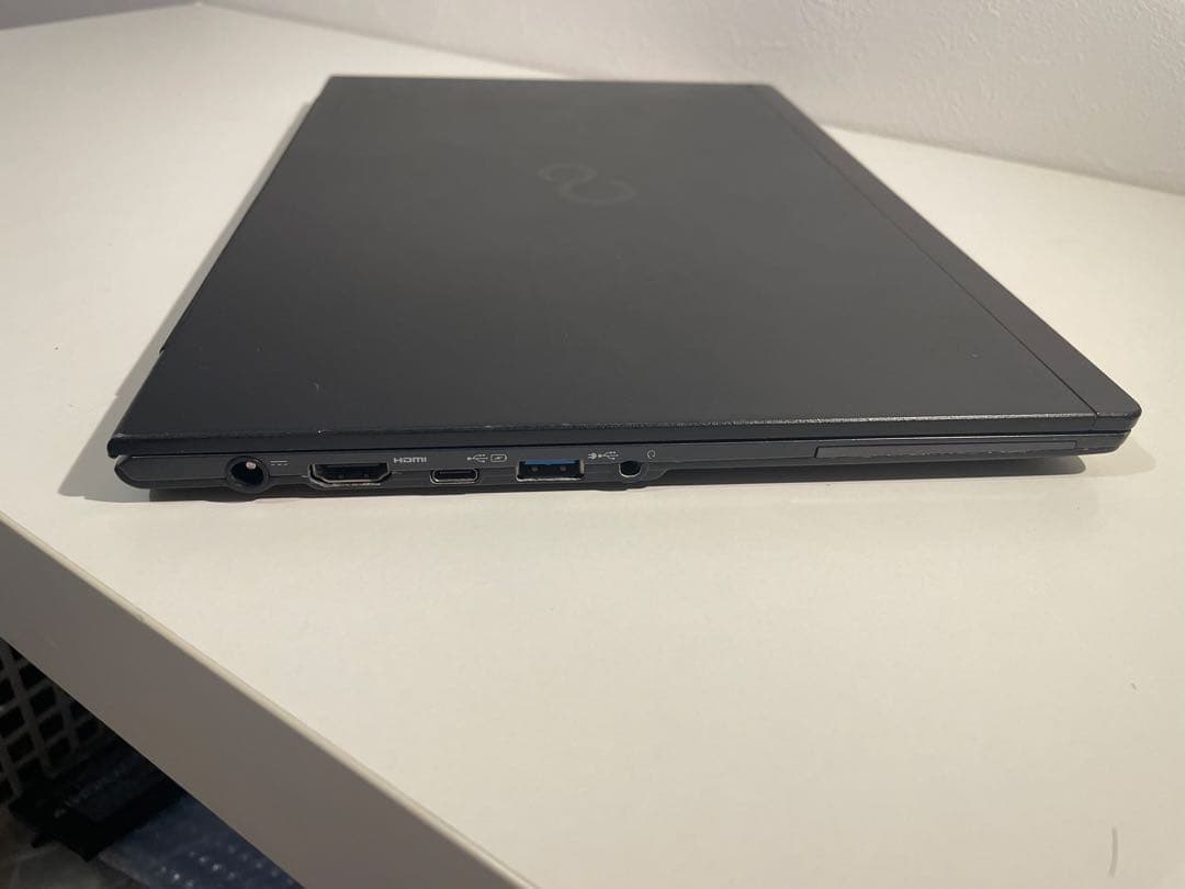 FUJITSU　LIFEBOOK U937 13.3インチ　LTEモデル