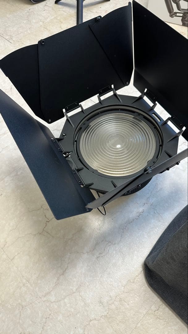 NANLITE FL/20G フレネルレンズ　バーンドア付属　ボーエンズマウント