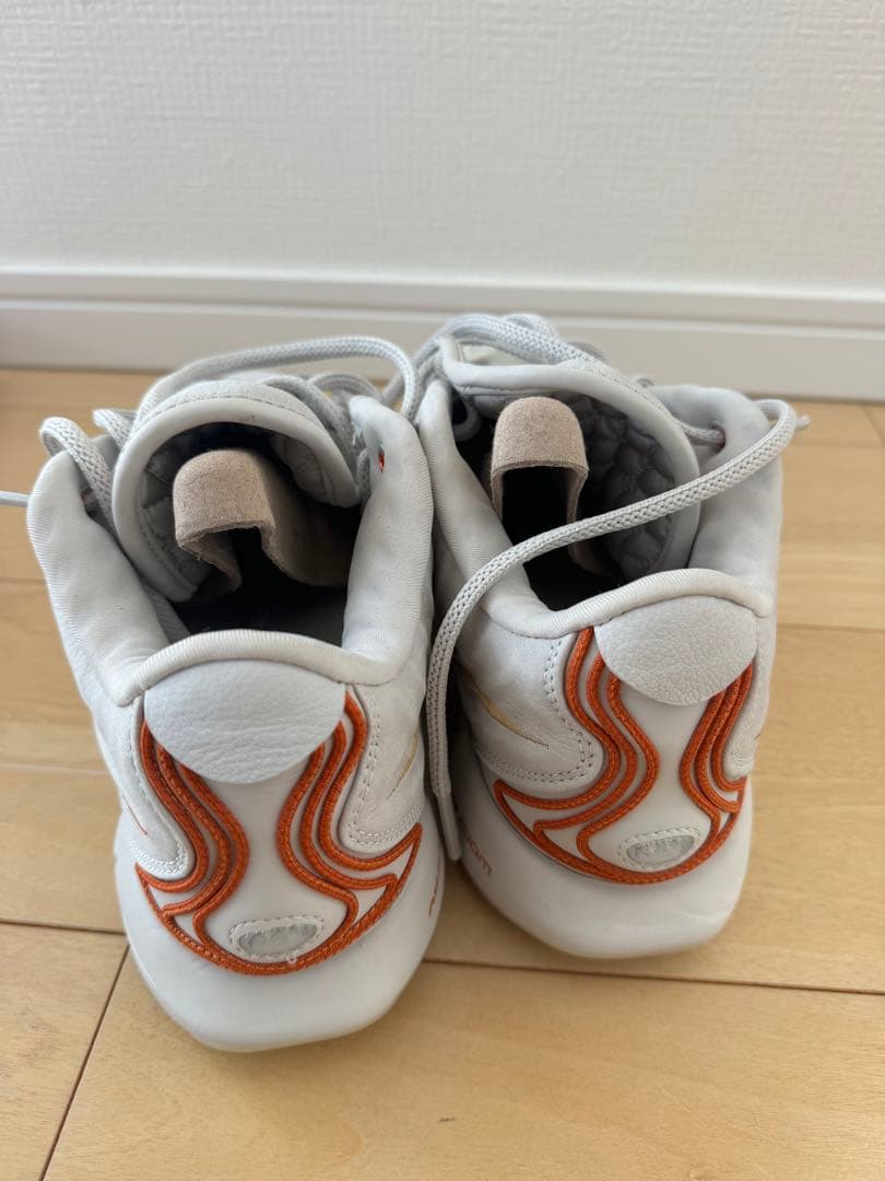 Nike バスケットボールシューズ ホワイト/オレンジ